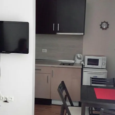 Апартаменты Studio In Dawn Park Deluxe *