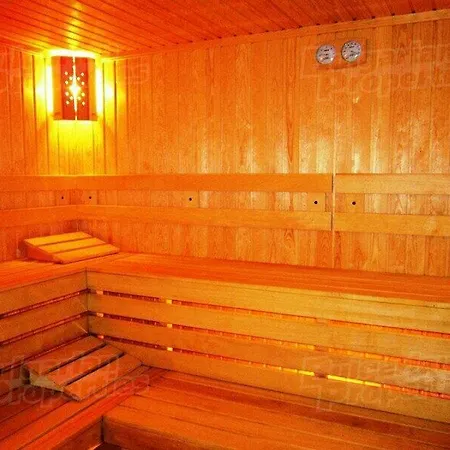 Апартаменты Studio In Dawn Park Deluxe *