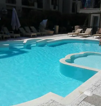 Studio In Dawn Park Deluxe Апартаменты *