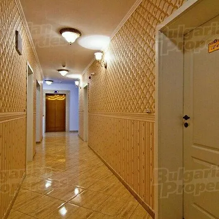 Studio In Dawn Park Deluxe Апартаменты